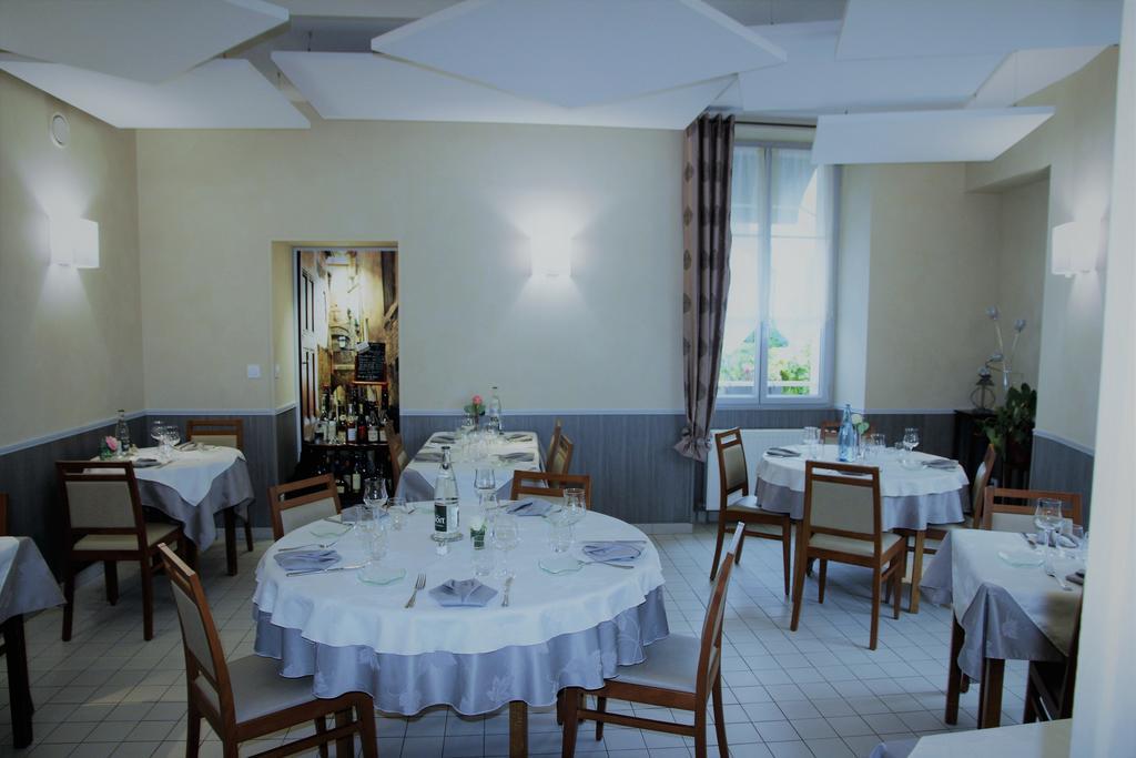 Auberge Du Cheval Blanc Бомон-Пье-де-Бёф Экстерьер фото
